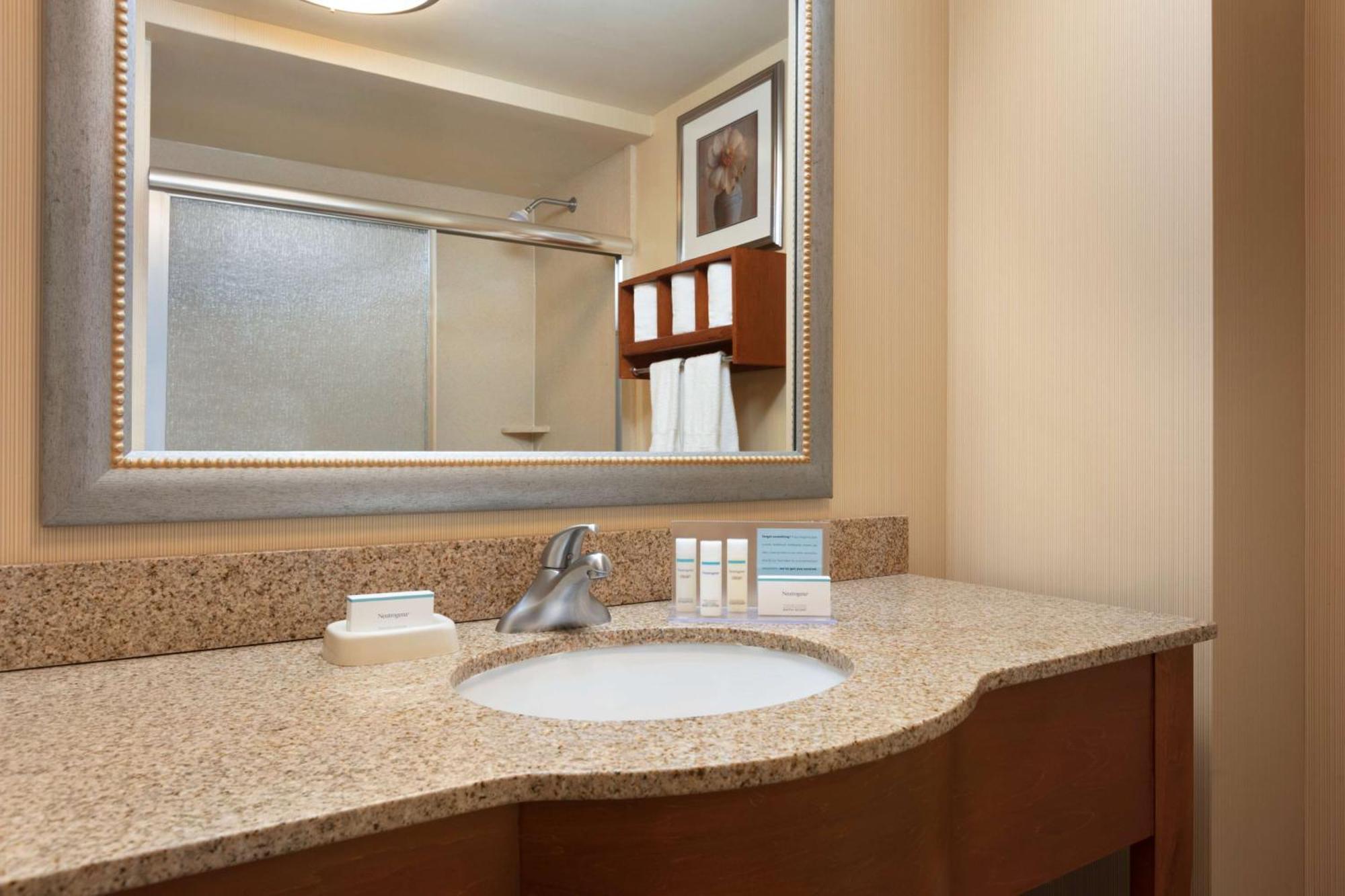Hampton Inn New York - Laguardia Airport Exterior foto