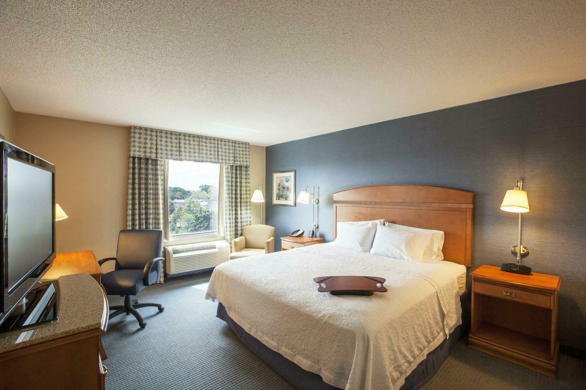 Hampton Inn New York - Laguardia Airport Exterior foto