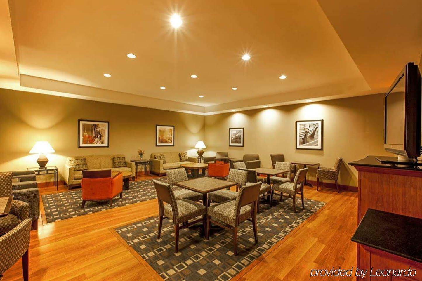Hampton Inn New York - Laguardia Airport Exterior foto