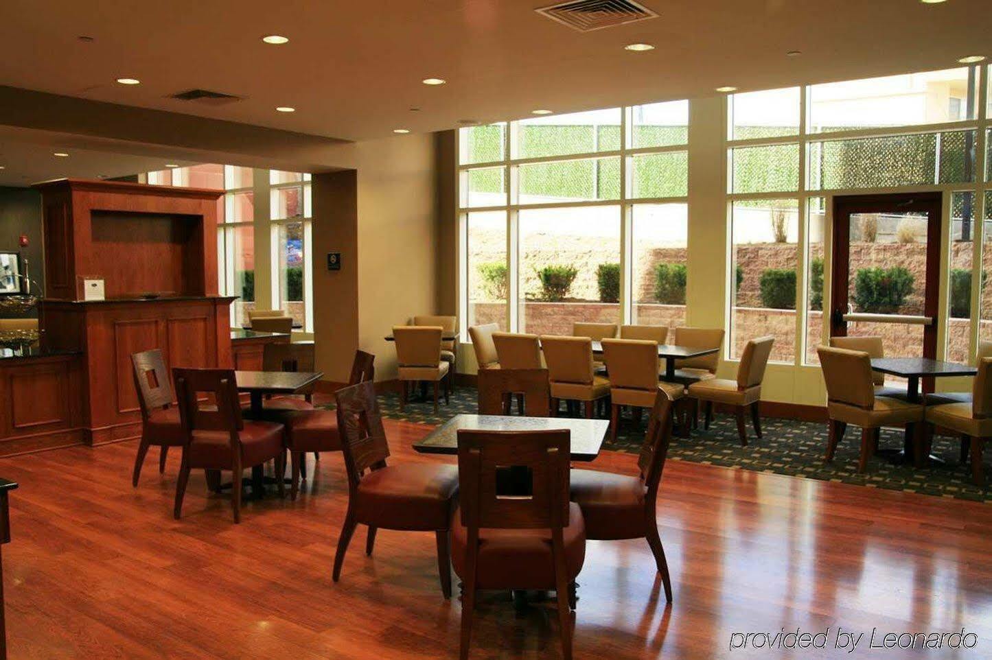 Hampton Inn New York - Laguardia Airport Exterior foto